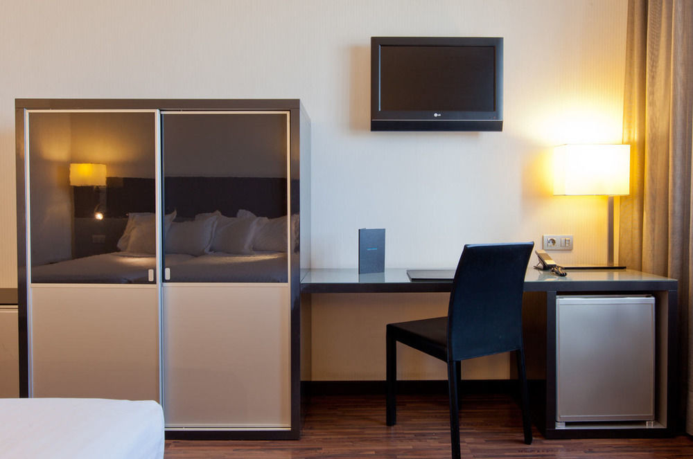 Hotel Ciudad De מוסטולס מראה חיצוני תמונה