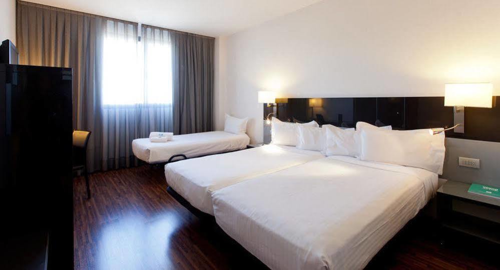 Hotel Ciudad De מוסטולס מראה חיצוני תמונה